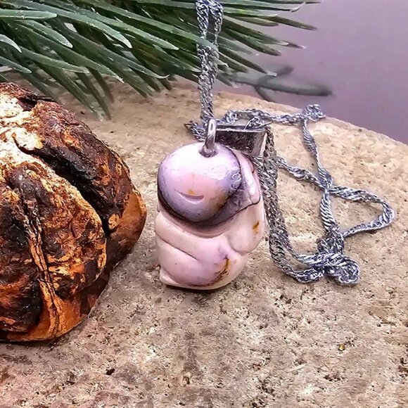 Adorable Nature Alashan Agate Hand Carved Standing Rabbit Pendant Necklace - Picture 3 of 10